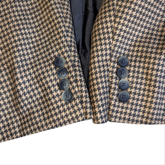 Hickey Freeman (Loro Piana) Houndstooth Men's Blazer... See Measurements - Picture 10 of 13